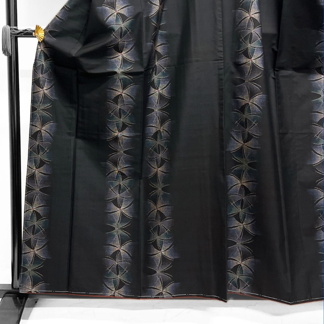 小紋　本場大島紬　泥染　地空き　蝶模様　着物　053a p 小紋 本場大島紬 泥染 地空き 蝶模様 着物 053a p