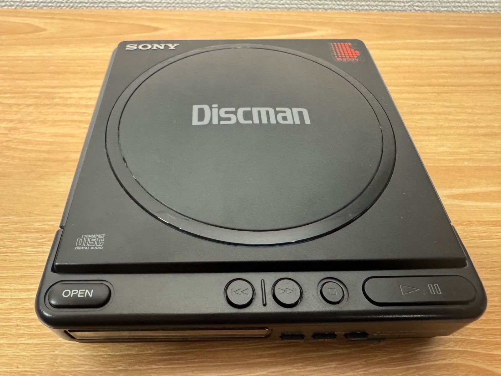 【美品】SONY ソニー Discman ディスクマン D-350 ポータブル 美品】SONY ソニー DISCMAN ディスクマン D-40 昭和レトロ - メルカリ