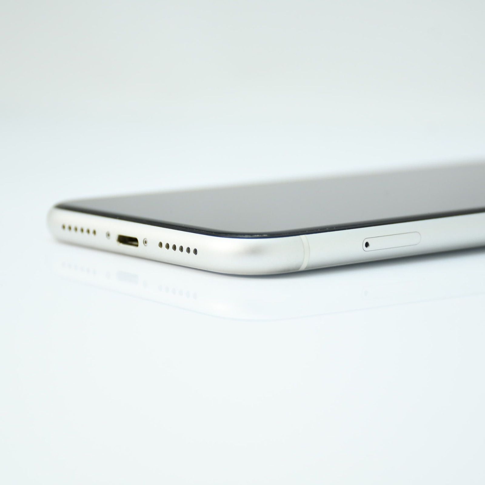 純正バッテリー82％＊美品】docomo SIMフリー iPhone XR 64GB ホワイト