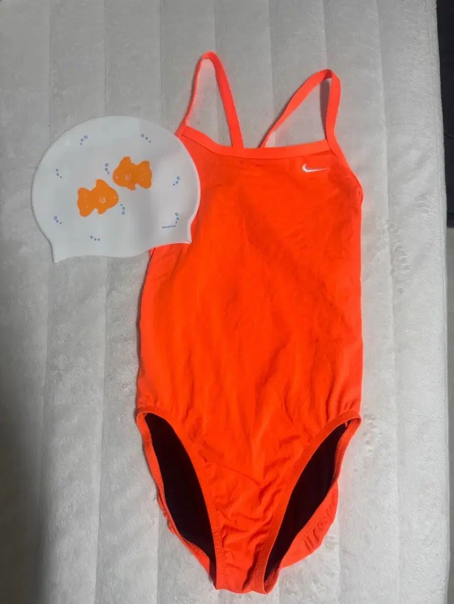 NIKE オレンジ 水着 魚 スイミングキャップ セット
