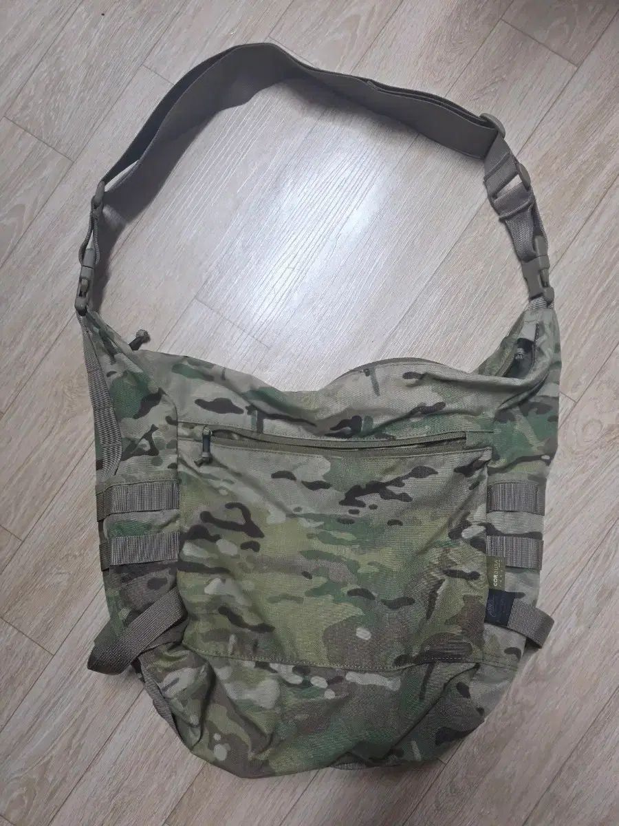 ヘリコンテックス ブッシュクラフト サッチェル バッグ マルチカム