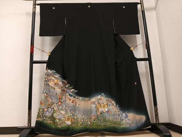 平和屋着物●豪華黒留袖 作家物 駒刺繍 松竹梅扇面花文 暈し染め 金彩 正絹 ph