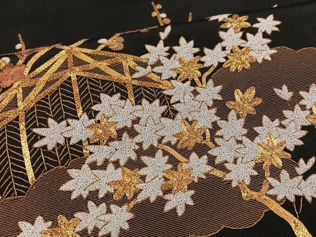 豪華黒留袖 駒刺繍