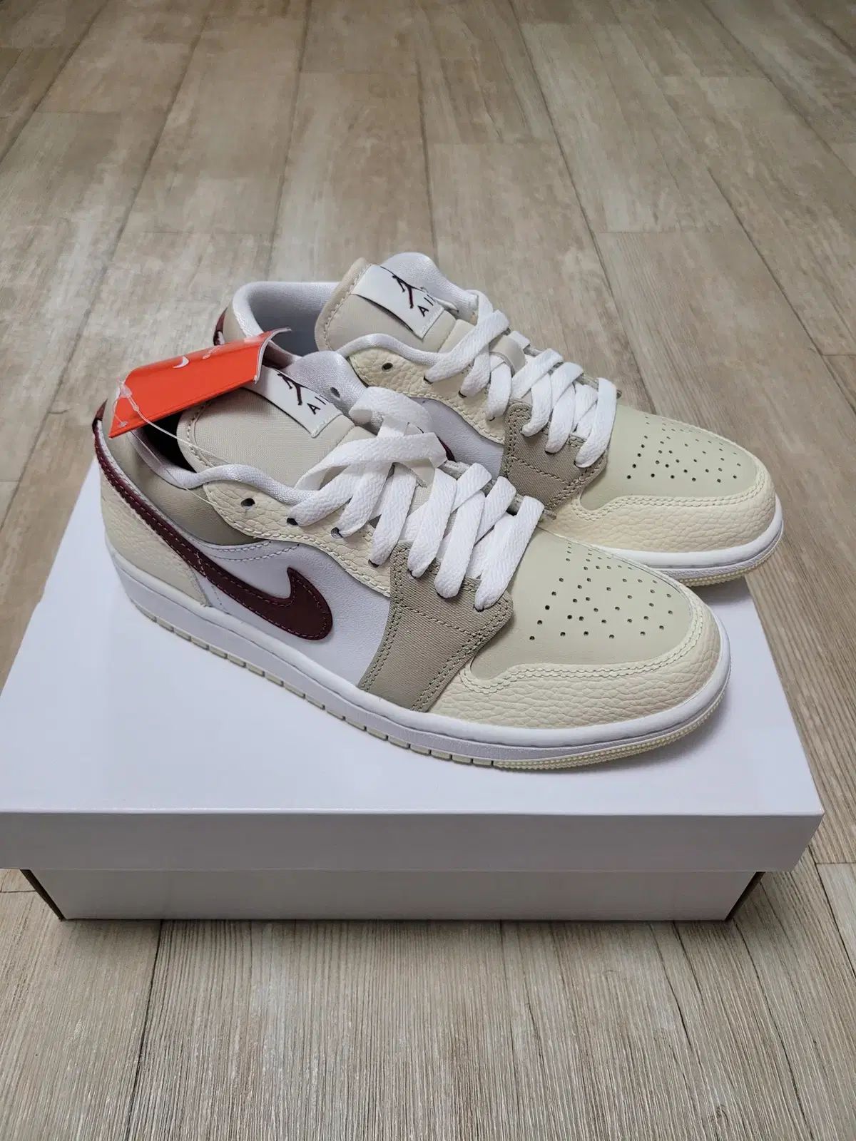 ナイキ ウィメンズ エア ジョーダン1 ロー