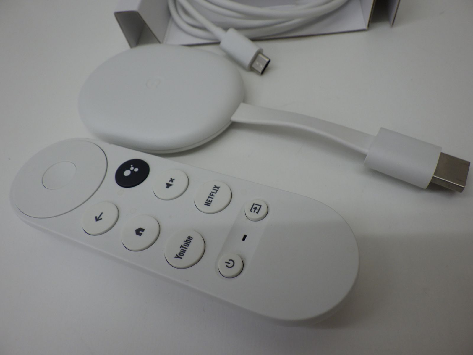 Google グーグル GA 01919 JPメディアストリーミング端末 Chromecast with TV 4 K テレビ接続 済み 品