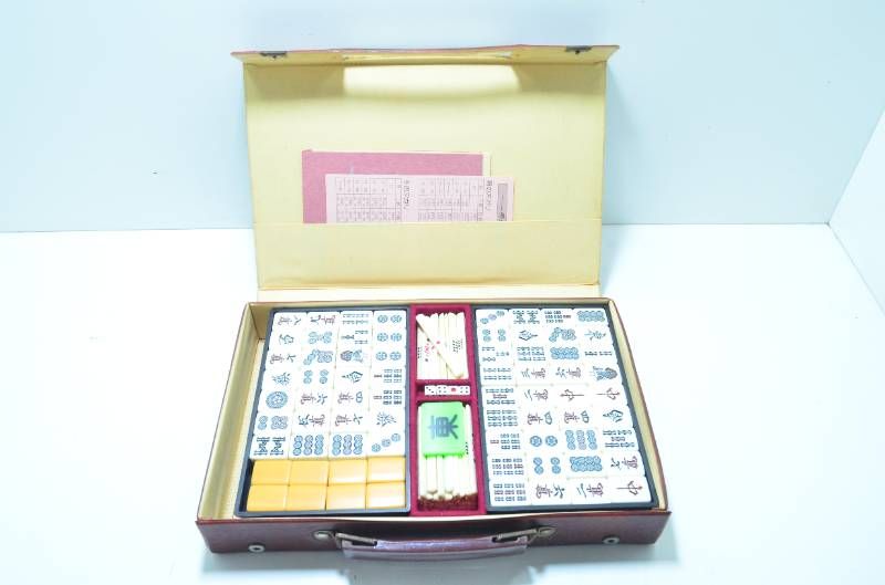 送料無料】任天堂 Nintendo 段嶺の栞 麻雀牌セット レトロ 点棒付き