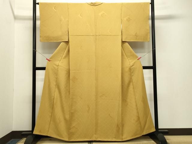 平和屋着物 上質な色無地 吉祥花唐草地紋 山吹茶色 正絹 gh