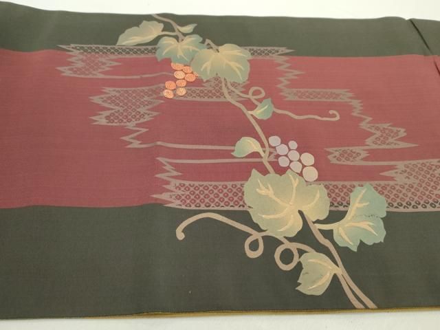 平和屋着物○太鼓柄袋帯 駒刺繍 葡萄蔦の葉文 黒地 金彩 正絹 割引