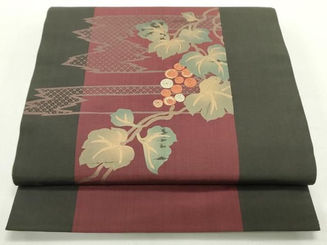 平和屋着物○太鼓柄袋帯 駒刺繍 葡萄蔦の葉文 黒地 金彩