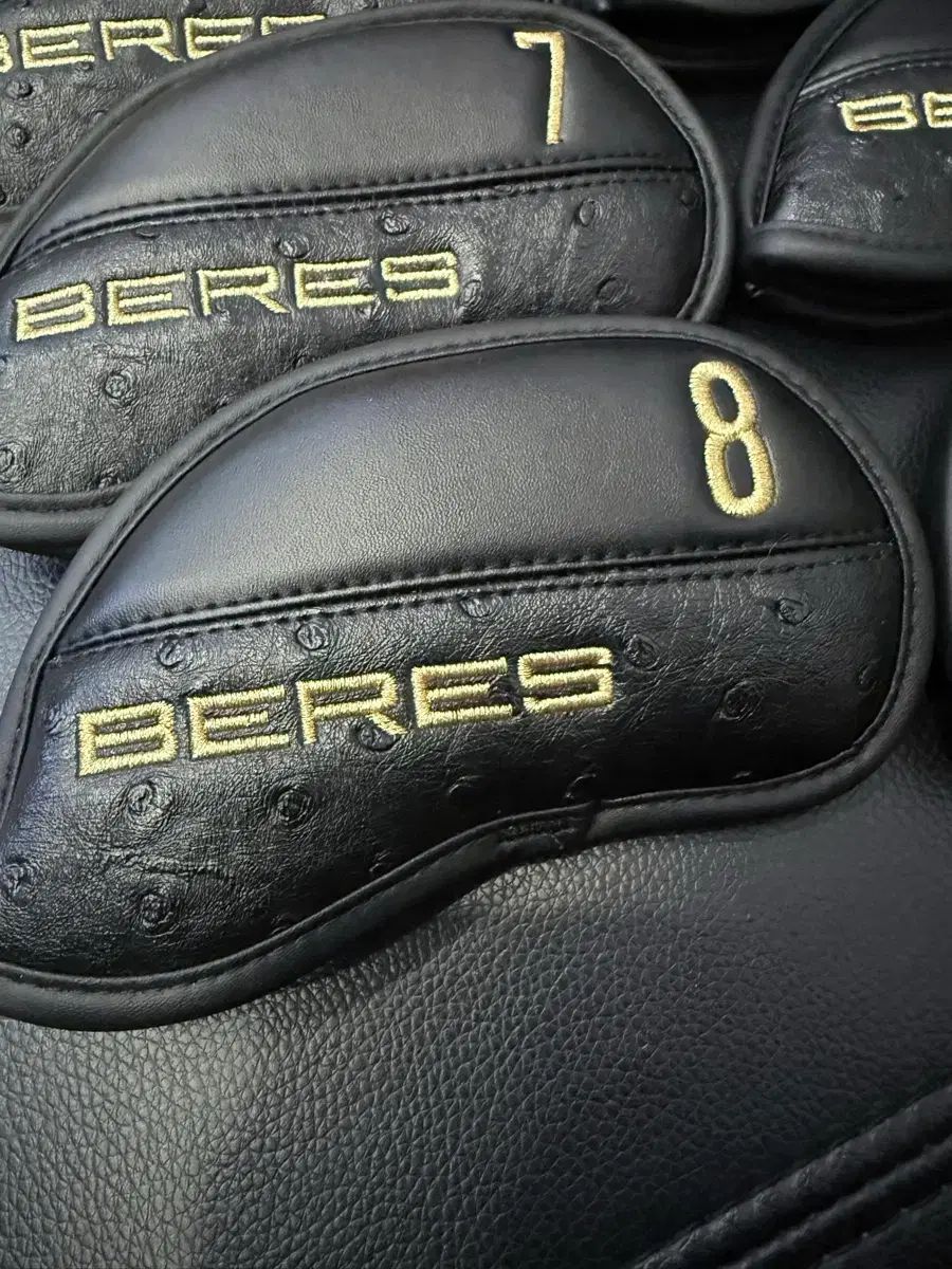 HONMA ホンマ 4スター BERES ベレス ブラック ゴルフ アイアン COVER カバー