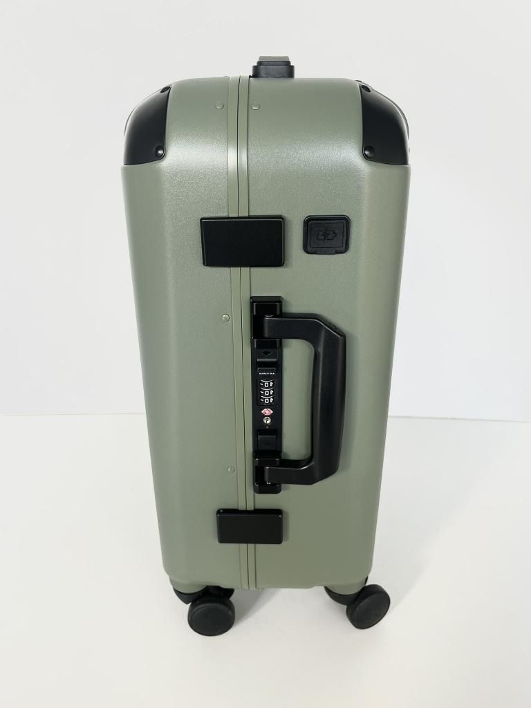 ソルガード Carry-on Closet 時短スーツケース キャリーケース 機内持ち込み可 39 L 定価47 300円 み 6460673