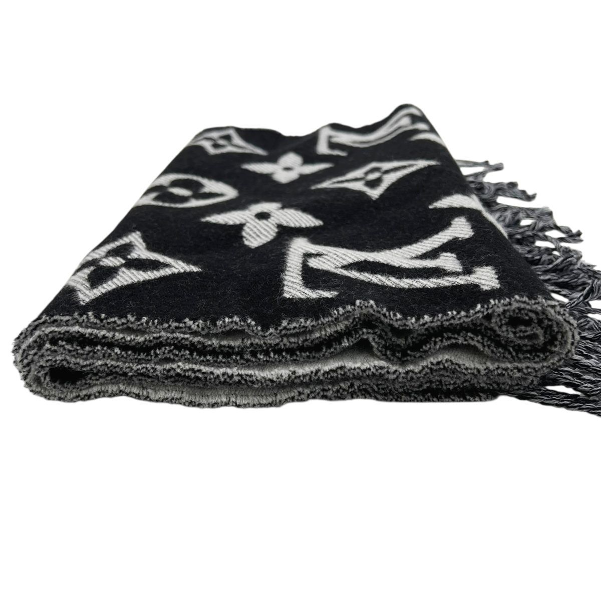 中古】 LOUIS VUITTON ルイ・ヴィトン マフラー・LV エセンシャル