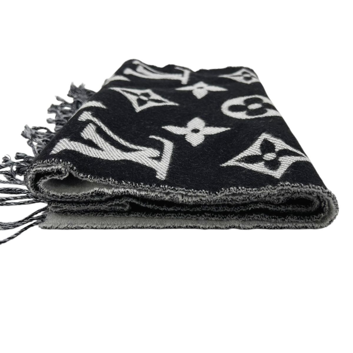 中古】 LOUIS VUITTON ルイ・ヴィトン マフラー・LV エセンシャル