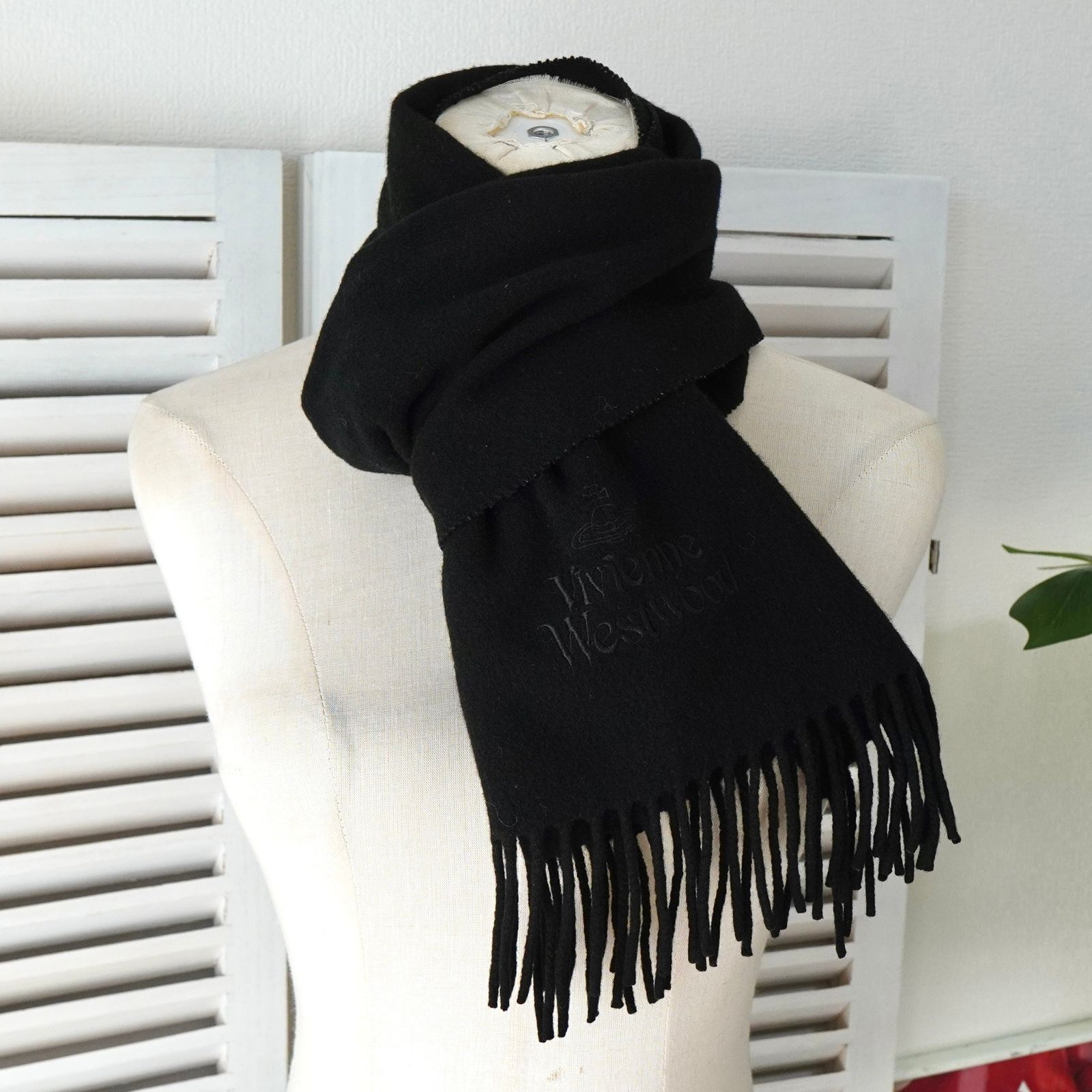 BlackFriday 割引5％オフ ヴィヴィアン ウエストウッド オーブ ウール マフラー ブラック