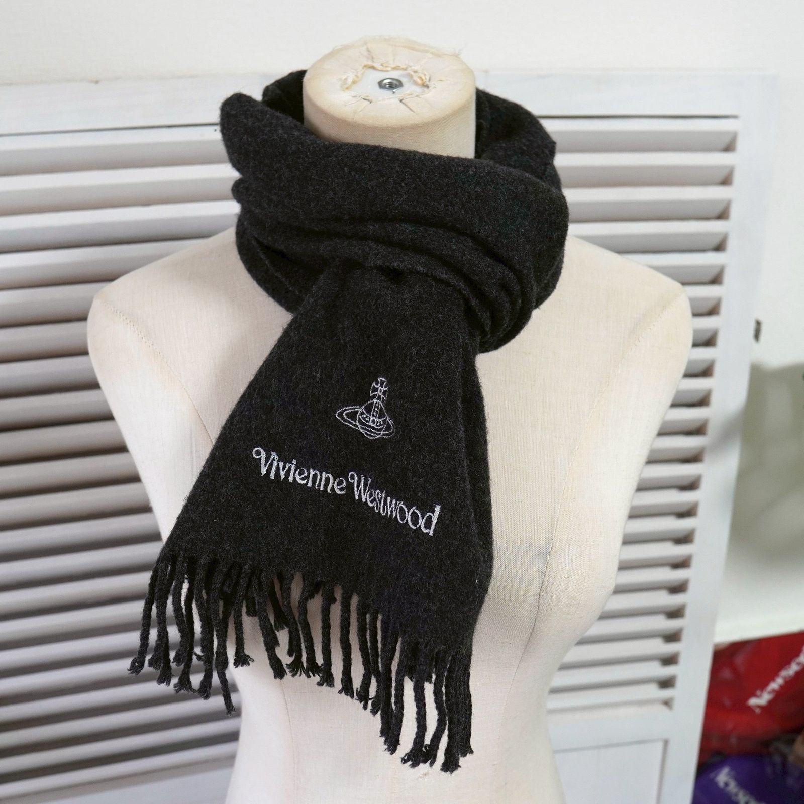 ヴィヴィアン ウエストウッド オーブ ウール マフラー グレー - メルカリ