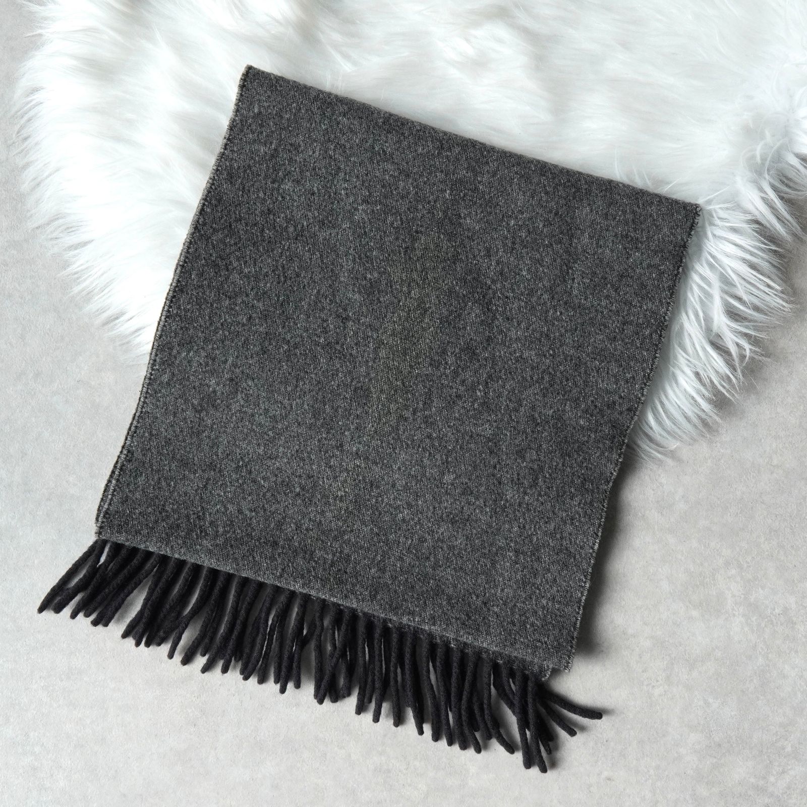 BlackFriday限定割引5％オフ】ジバンシィ ヴィンテージ 4Gロゴ ウール