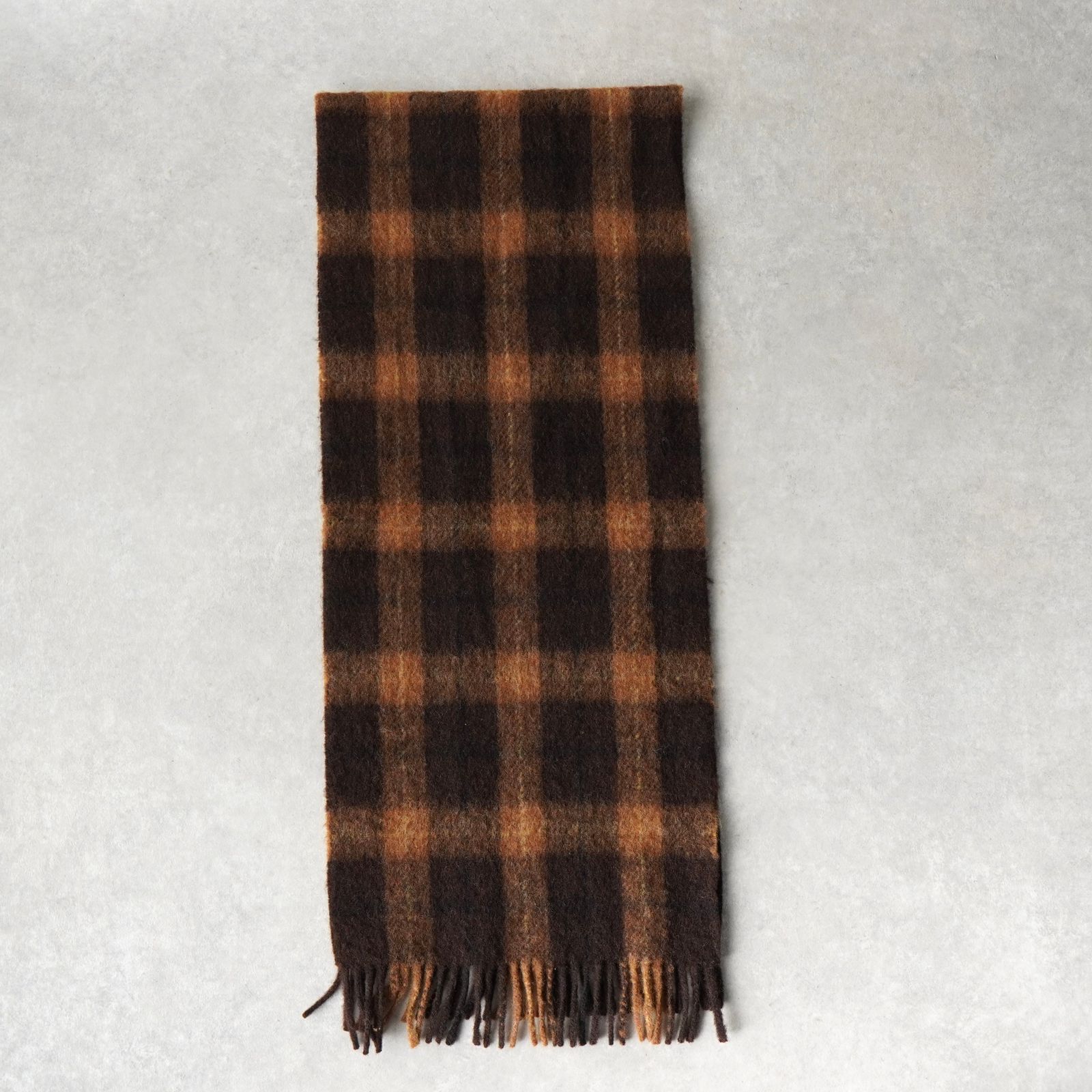 【美品・送料込】サンローラン パリ チェック柄 マフラー BlackFriday限定割引5％オフ】サンローラン パリ チェック柄 ウール