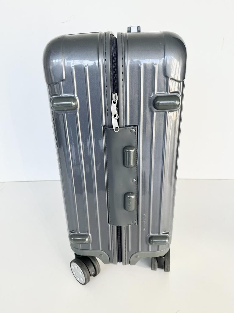 RIMOWA リモワ サルサ スーツケース 47 L 4輪 TSAロック ポリカーボネート アルミホイール 軽量モデル 品番 グレー み 6460674