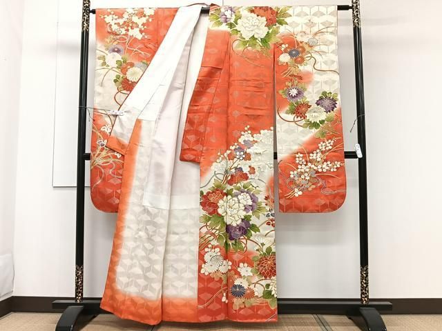 平和屋着物●豪華振袖　独地紋　吉祥草花文　折り鶴　兎　金糸　金彩　正絹　逸品　AAAQ0762np 平和屋着物□豪華振袖 駒刺繍 草花文 暈し染め 金彩 正絹 逸品