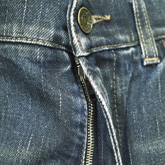 DOLCE&GABBANA ドルチェアンドガッバーナ イタリア製 ロゴプレート付き