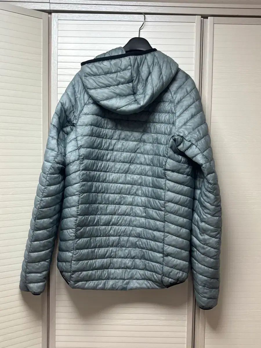 ゴーウェアー インシュレーション ジャケット ブルー Sサイズ