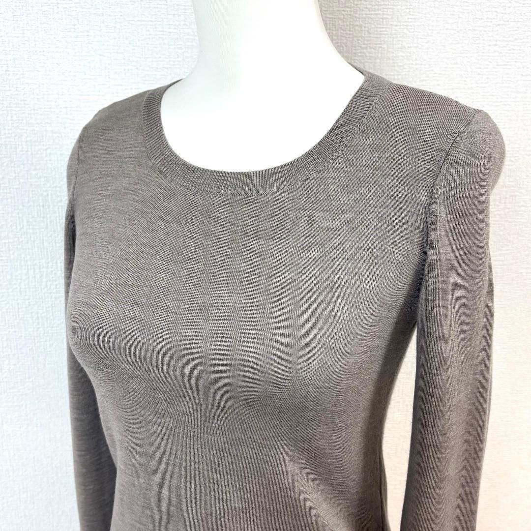 FOXEY ウール 長袖ニット 裾プレート 38 グレージュ ロゴ 無地 - メルカリ