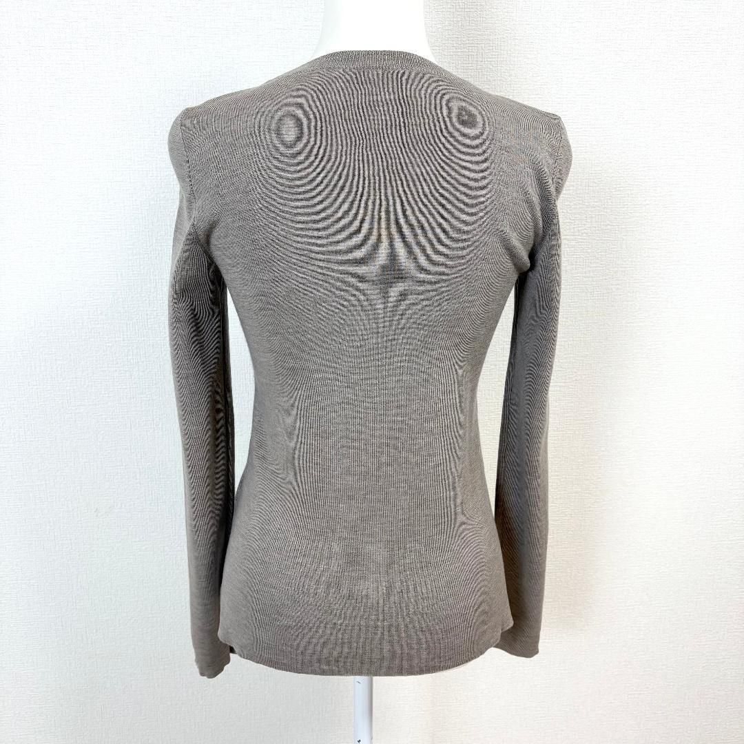 FOXEY ウール 長袖ニット 裾プレート 38 グレージュ ロゴ 無地 - メルカリ