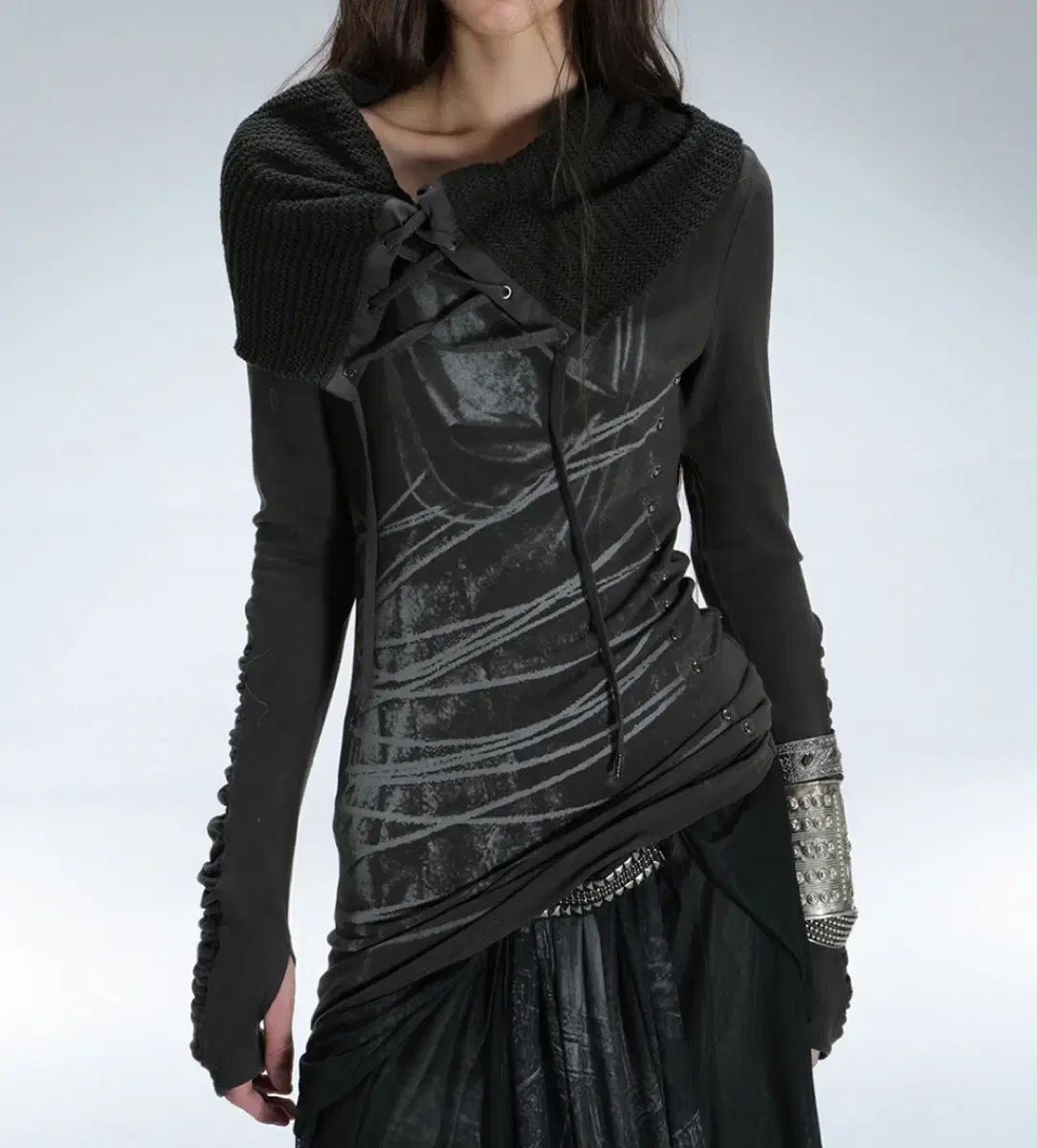 ダブル パンチ Emphasized Tie Turtleneck Top s