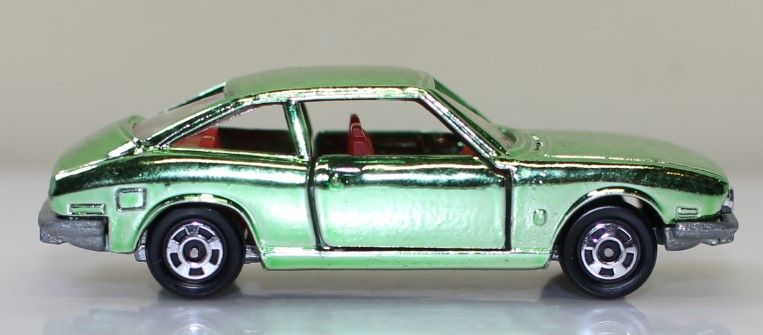 USED 箱無し トミカ 黒箱 10 いすゞ 117クーペ 1800XE 1/62 日本製