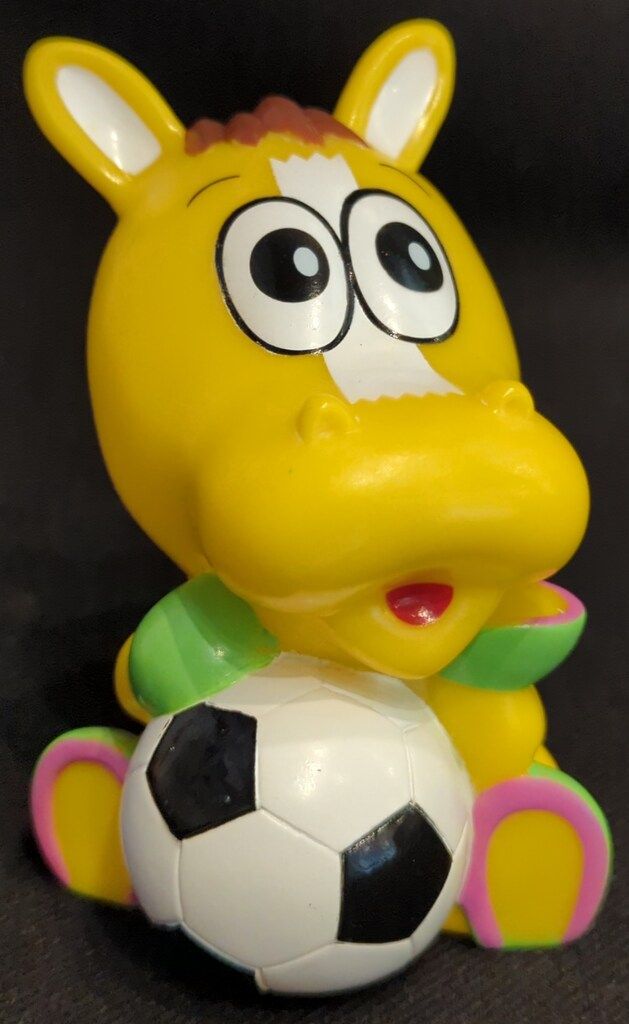 JA 貯金箱 黄色い馬 サッカー 105mm - メルカリ