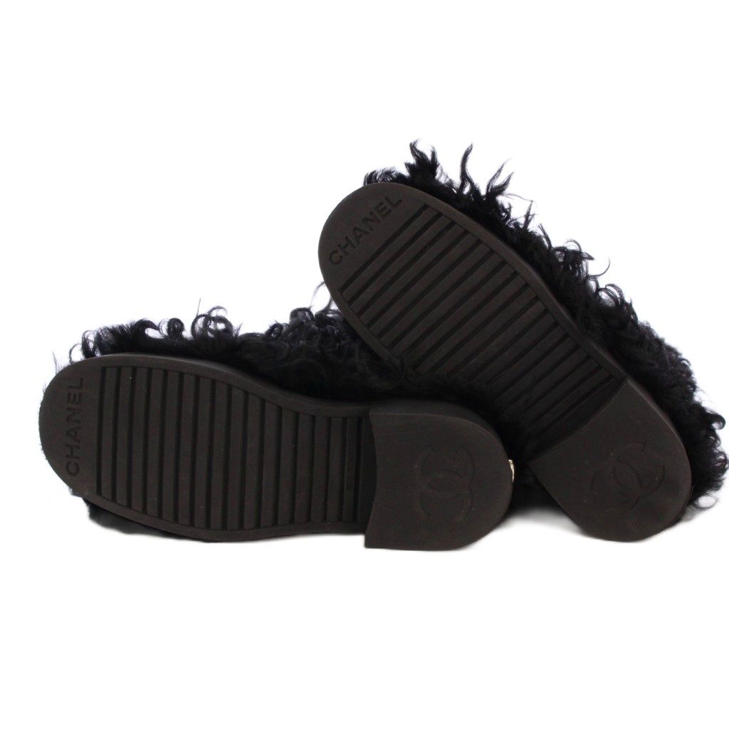 CHANEL 38ハーフ シャネル CHANEL シアリング シープスキン ハーフブーツ ココマーク