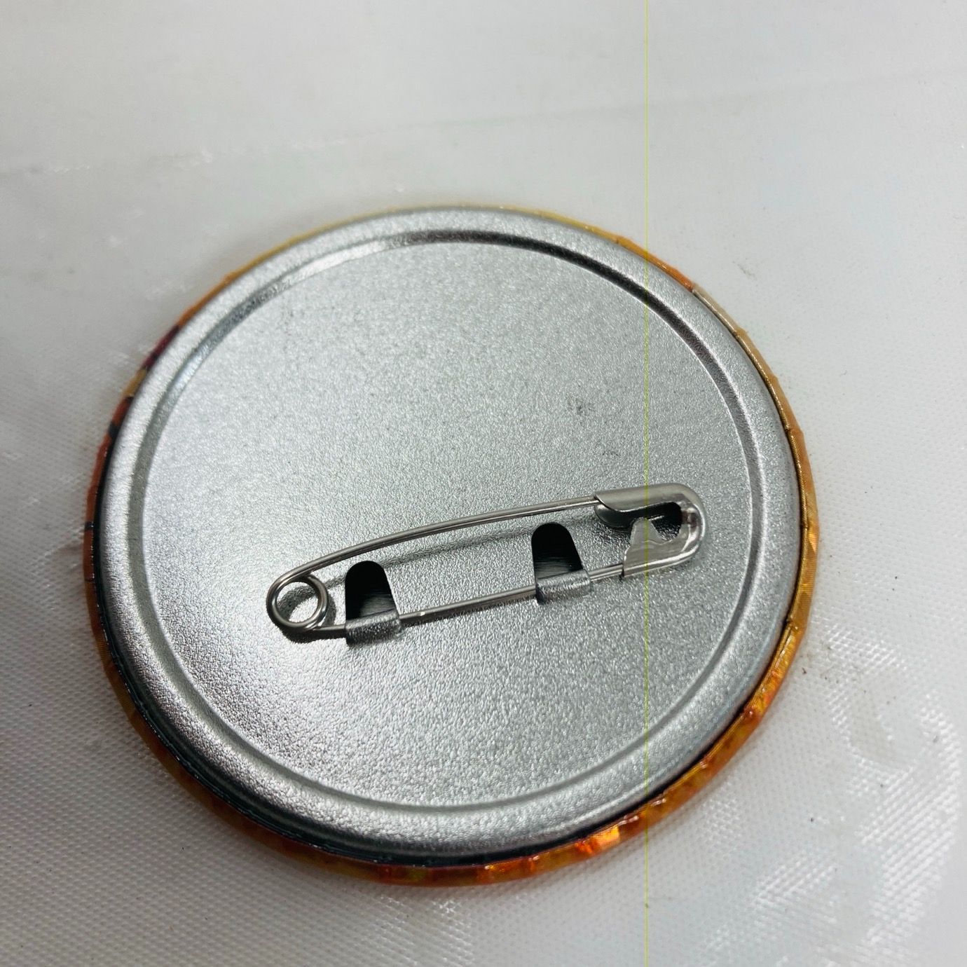 呪術廻戦 虎杖悠仁 バスケ ホログラム 缶バッジ - メルカリ