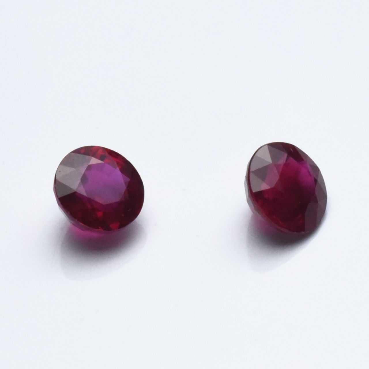 天然ルビー ラウンドカット 5ｍｍ ルース ほぼペア 1.6 ct