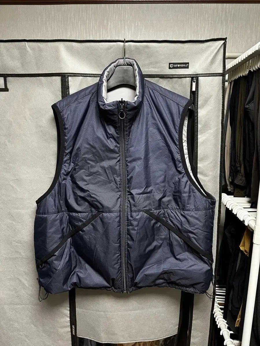 3 ウール moif functional uniform リバーシブル ベスト