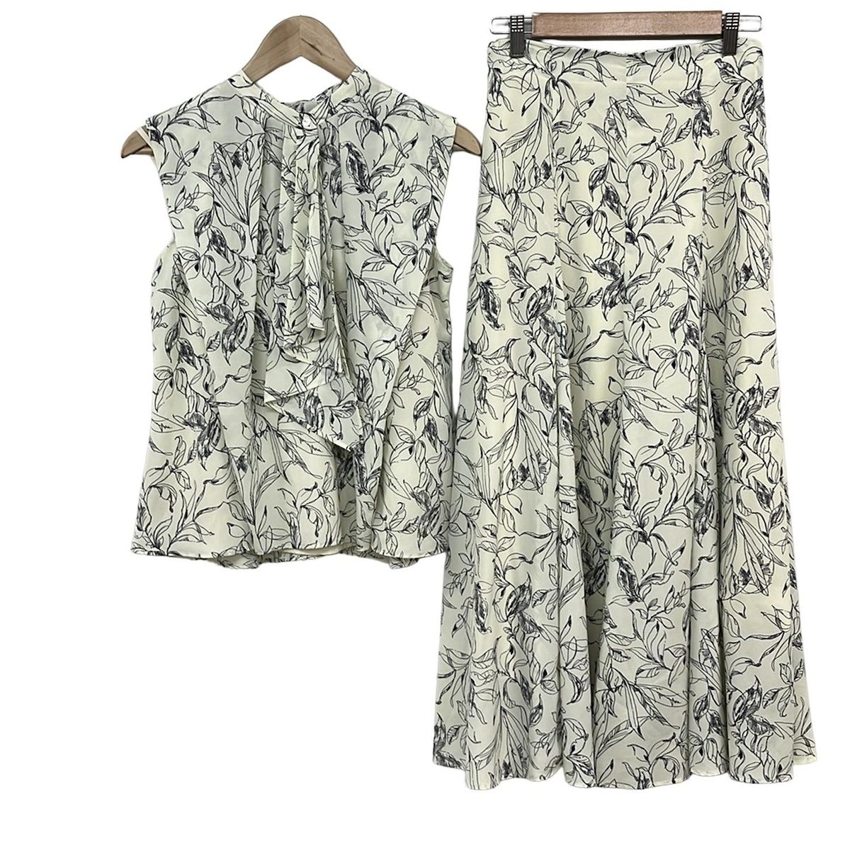 FRAY I.D フレイアイディー スカートセットアップ レディース - ライトグリーン×ダークネイビー 花柄