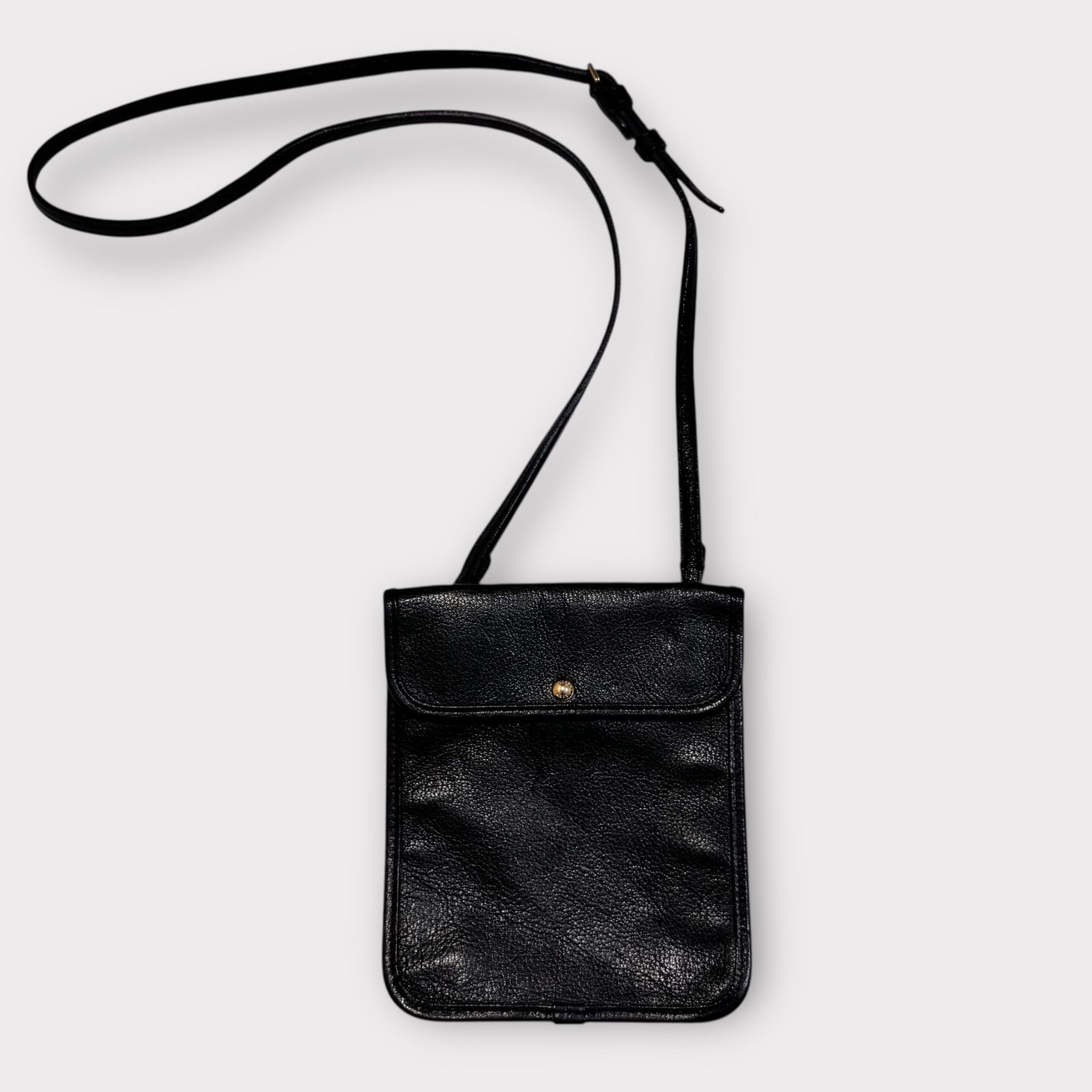 LOEWE ロエベ ロゴ型押し レザーショルダーバッグ 【公式通販】