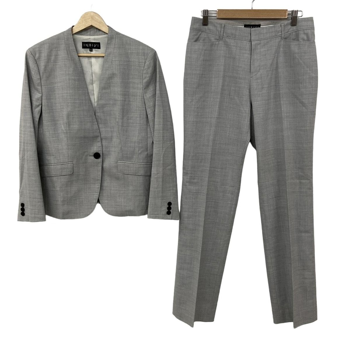 INDIVI インディビ レディースパンツスーツ レディース - ライトグレー 肩パッド