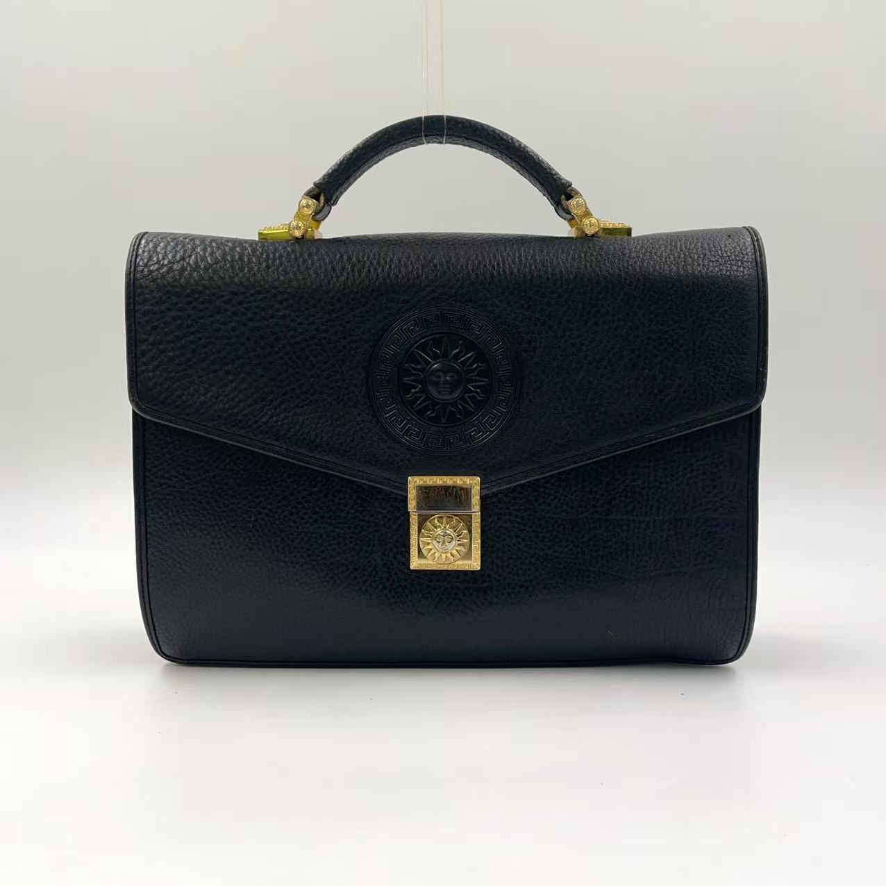 Versace サンバースト メデューサ レザー ブラック ビジネスバッグ ゴールド