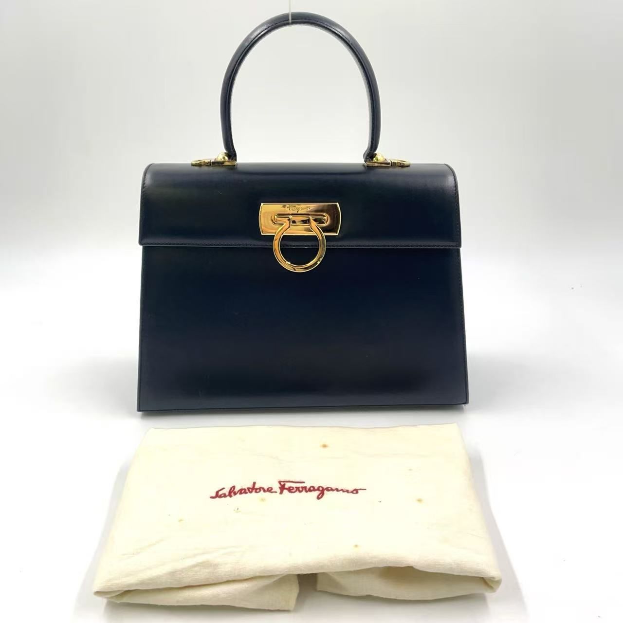 Salvatore Ferragamo ガンチーニ ショルダーストラップ付属なし レザー