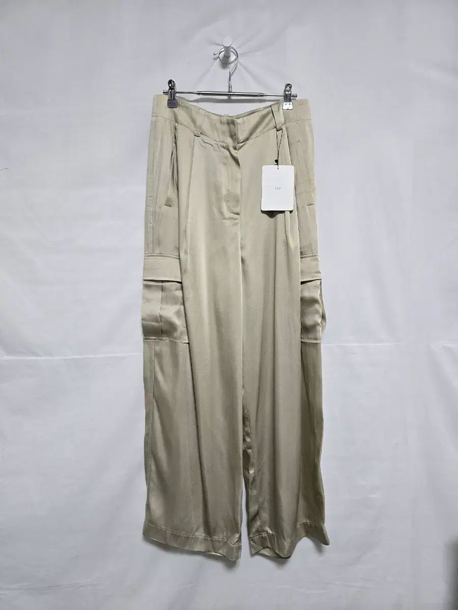 ORR オル ベージュ サテン ツータック カーゴ ワイド パンツ レディース 32インチ 1127