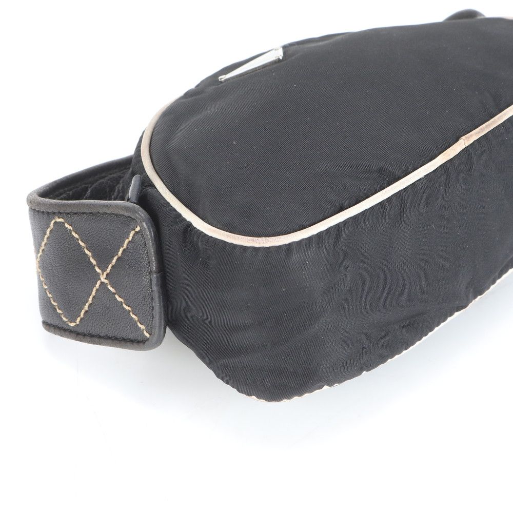 美品 プラダ テスート ナイロン 三角 トライアングル ロゴ