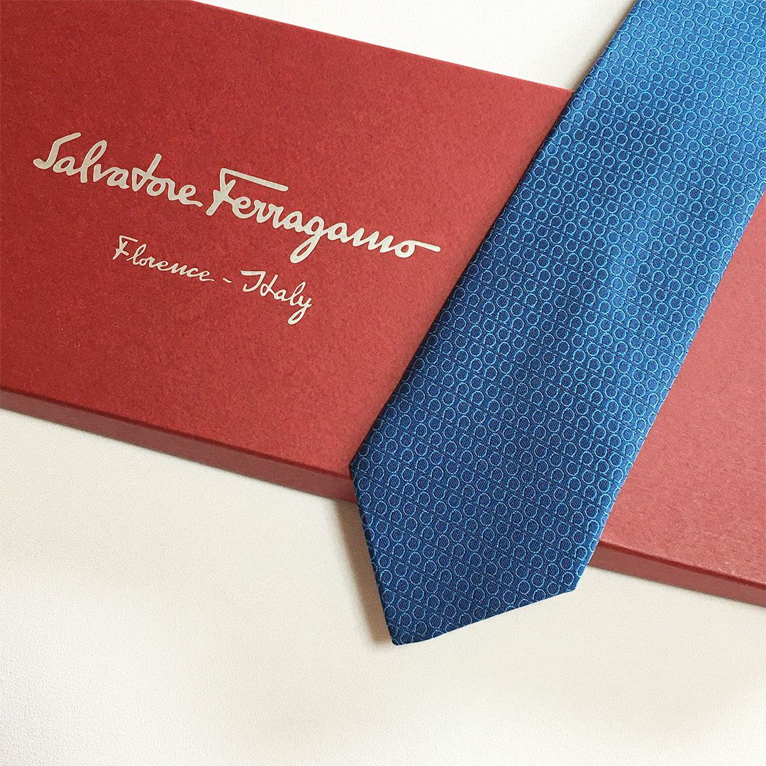 未使用級 サルヴァトーレフェラガモ Salvatore Ferragamo ネクタイ