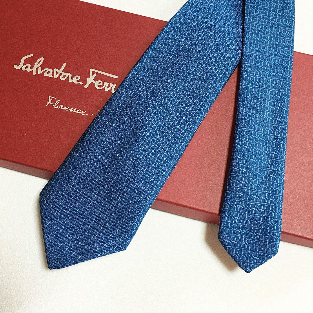 未使用級 サルヴァトーレフェラガモ Salvatore Ferragamo ネクタイ