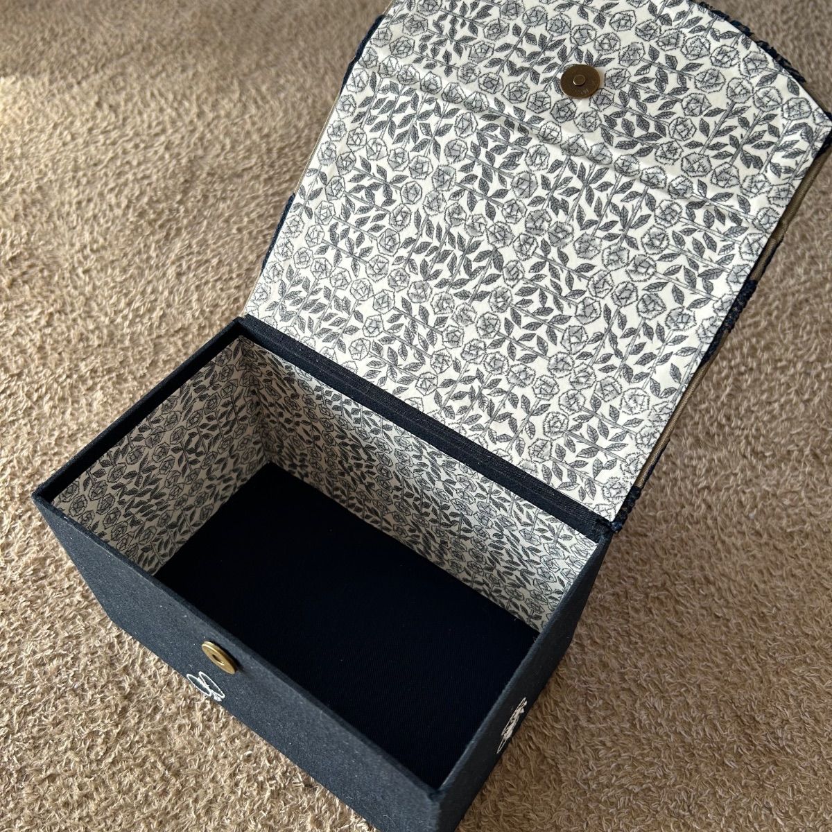 専用ページ ミナペルホネンのファブリックを使ったカルトナージュ