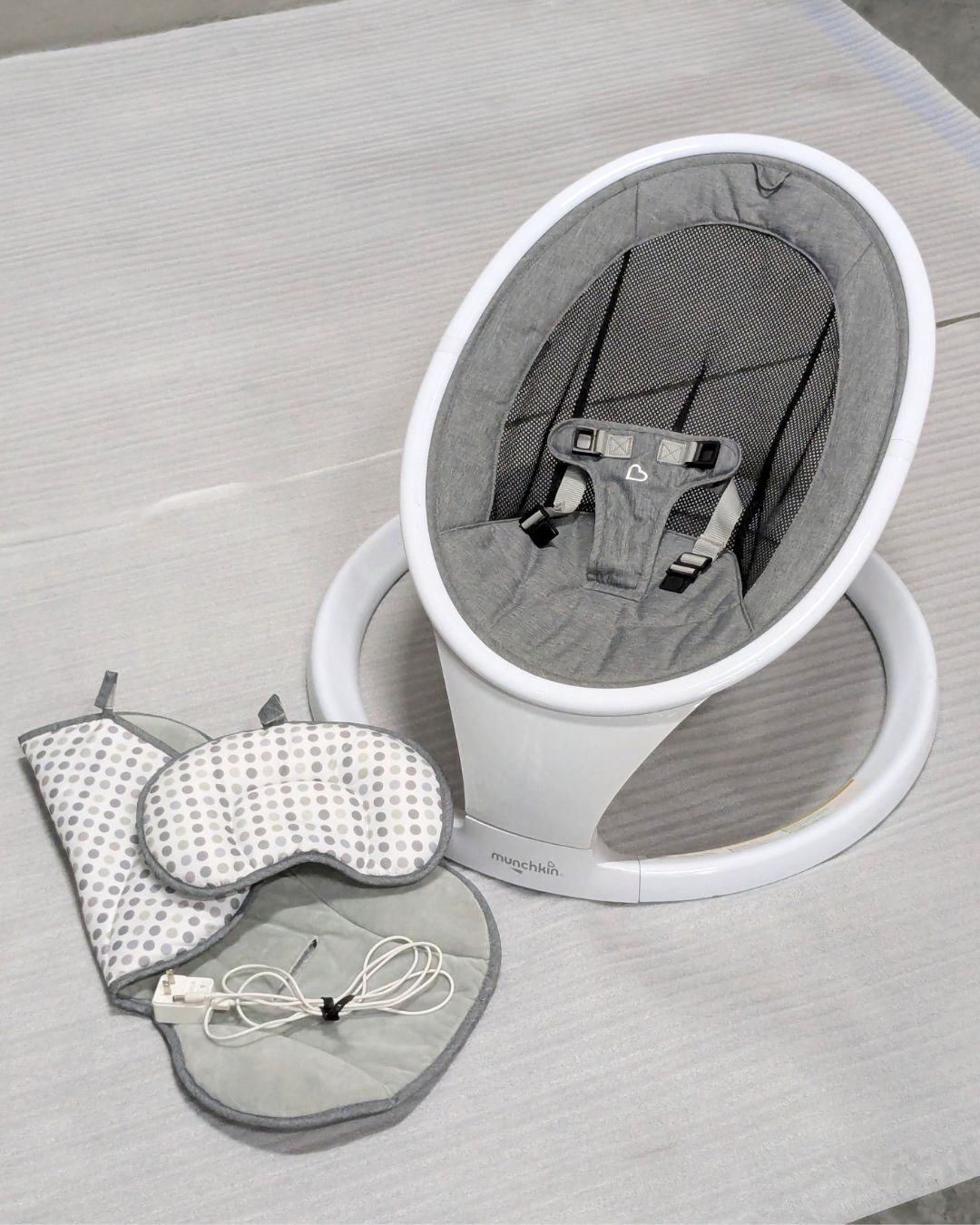 Bランク 電動ベビースウィング ホワイト manchikin