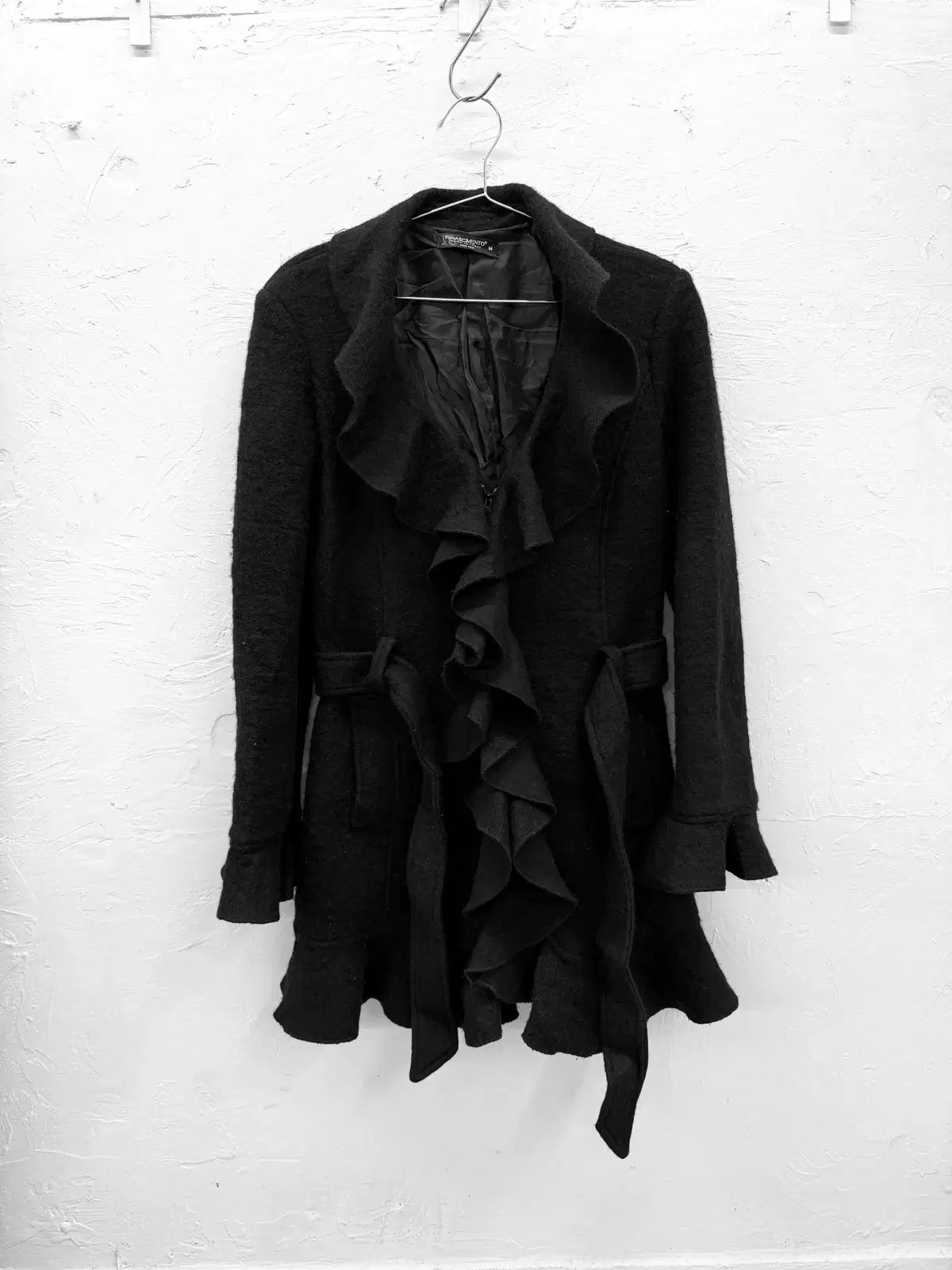 RINASCIMENTO ITALY 黒フード付きロングコート M(実寸L) rinascimento フリル ウール コート 最高 RINASCIMENTO/リナシメント