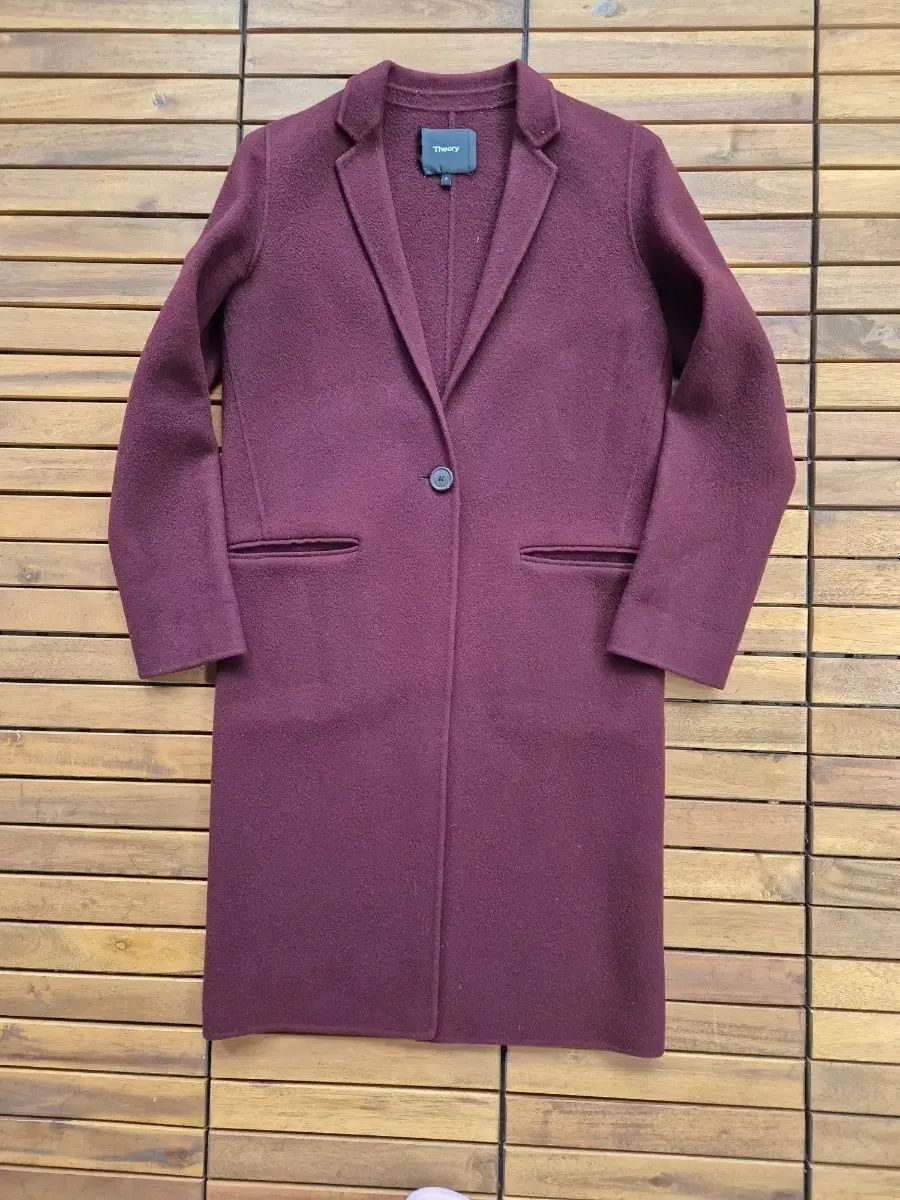 セオリーtheory バーガンディ コート(日本)