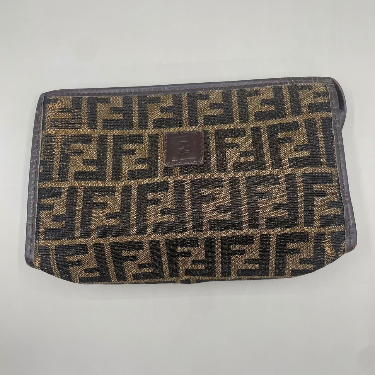 良品 FENDI フェンディ クラッチバッグ ポーチ ズッカ柄 レザー ロゴ型