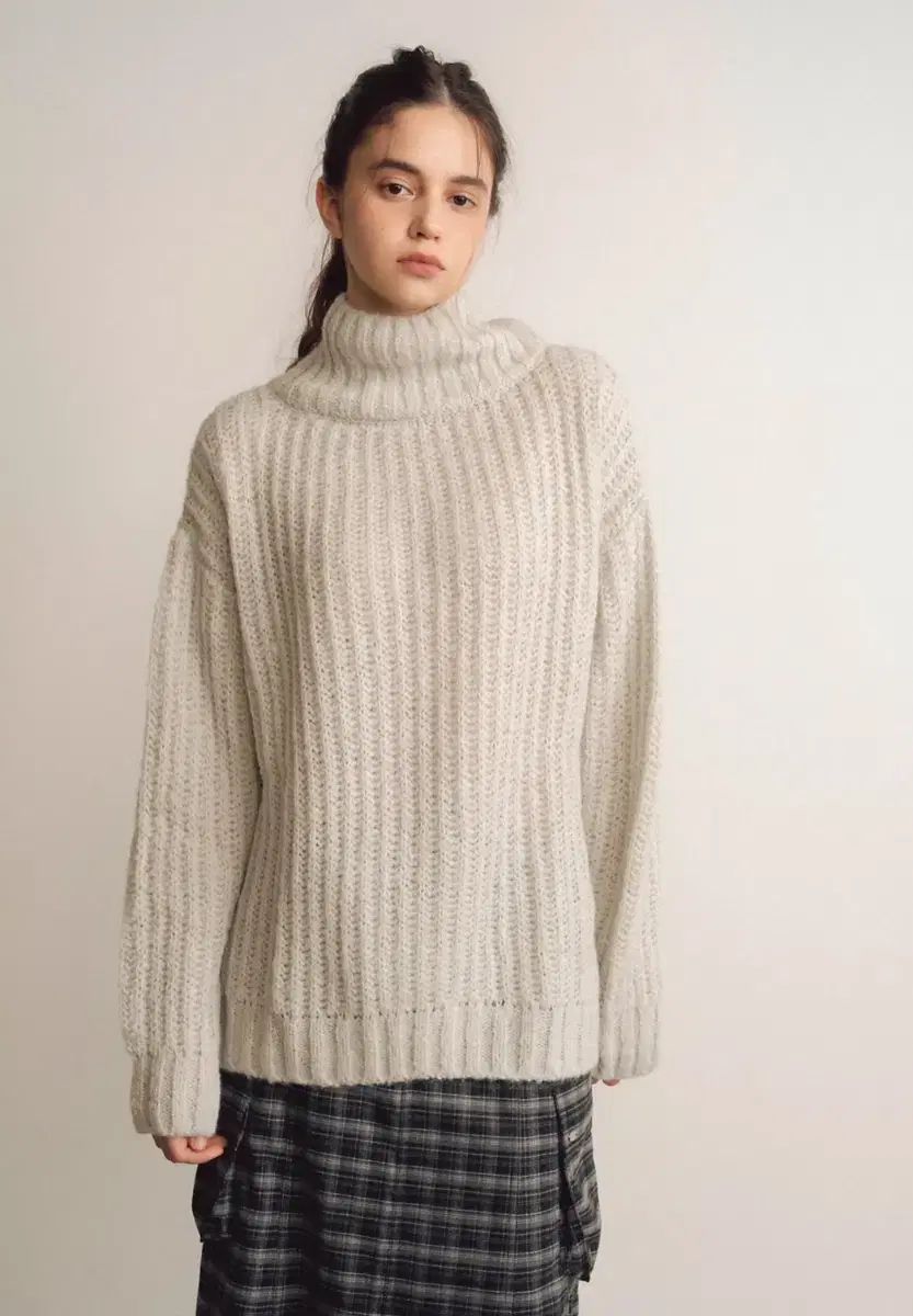 OVNEIR タートルネック ニット Ritta Turtleneck knit グレー
