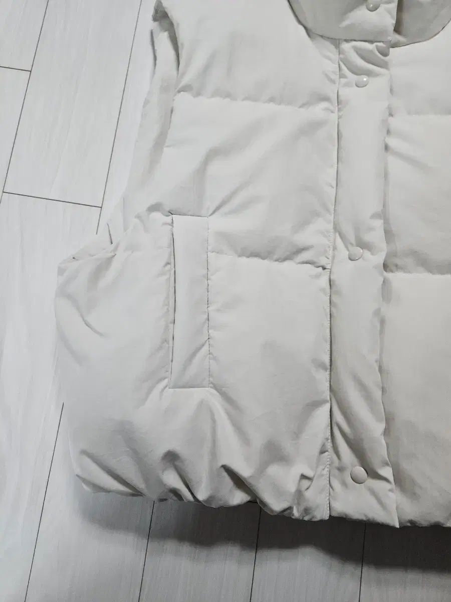 ダックダウン ダウンベスト